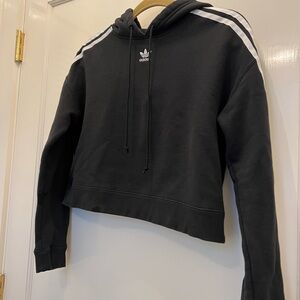 Black and white Adidas cropped hoodie #activewear